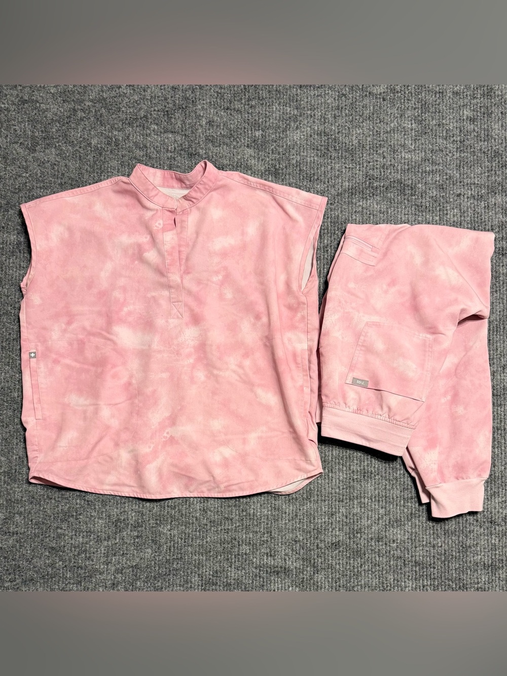 FIGS Scrubs Rare Marbled Rose Set Rafaela Top Oversized S & Zamora Pants M